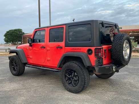 Used 2013 Jeep Wrangler Unlimited Sport image 7