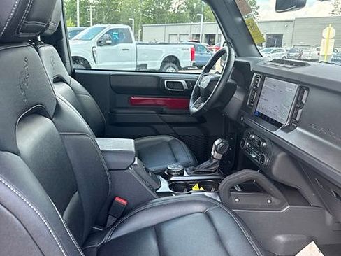 Certified 2025 Ford Bronco Badlands w/ Sasquatch Package AWD/4WD image 19