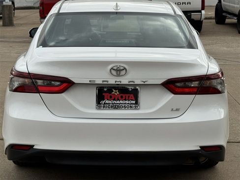 Used 2024 Toyota Camry LE image 5