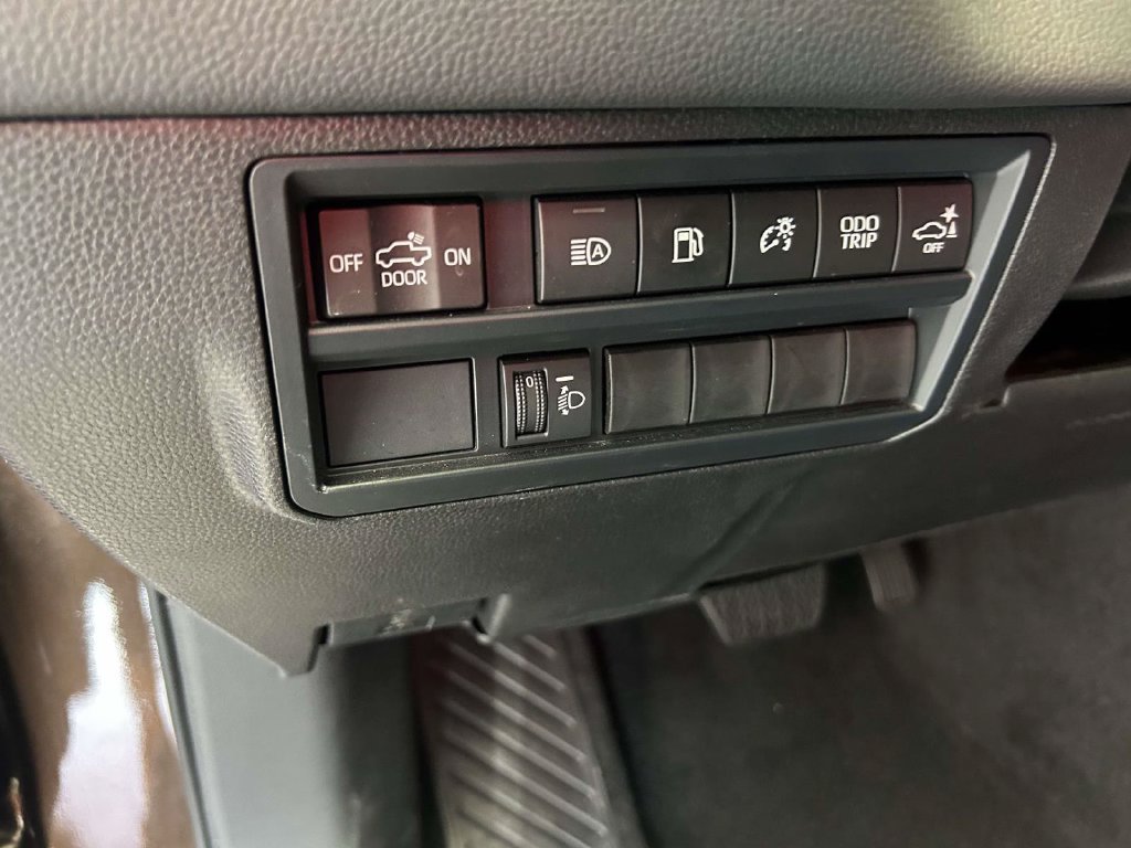 Certified 2025 Toyota Tundra Limited AWD/4WD image 20