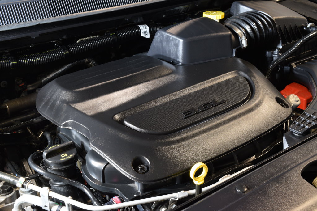 Used 2025 Chrysler Pacifica Select FWD image 32