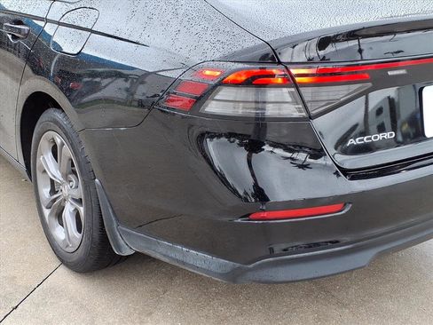 Used 2023 Honda Accord EX image 19