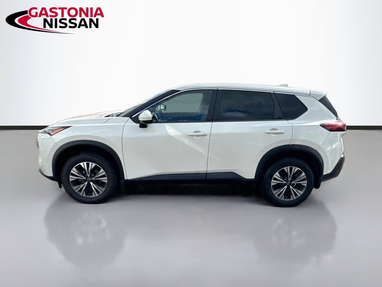 Used 2023 Nissan Rogue SV AWD/4WD image 5