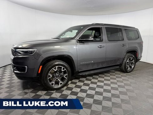 Used 2023 Jeep Wagoneer Series III w/ Preferred Equipment Group AWD/4WD image 1