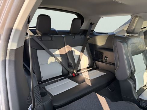 Used 2023 Ford Explorer XLT w/ Equipment Group 202A image 14