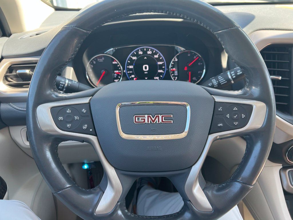 Used 2020 GMC Acadia Denali w/ Technology Package FWD image 19
