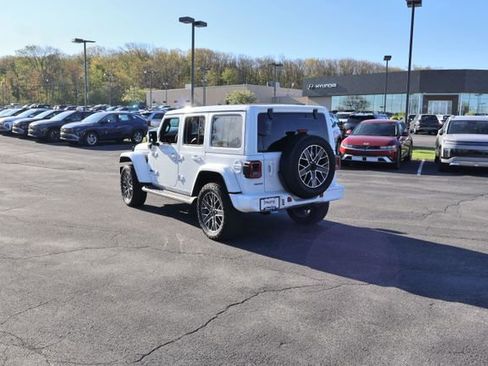Used 2024 Jeep Wrangler High Altitude AWD/4WD image 6