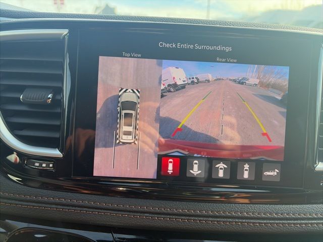 Used 2024 Chrysler Pacifica Pinnacle FWD image 21