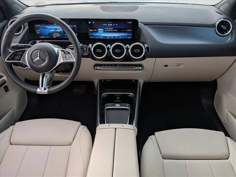 Used 2026 Mercedes-Benz GLA 250 image 17