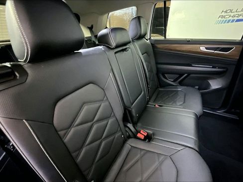 Used 2025 Volkswagen Atlas SE image 22