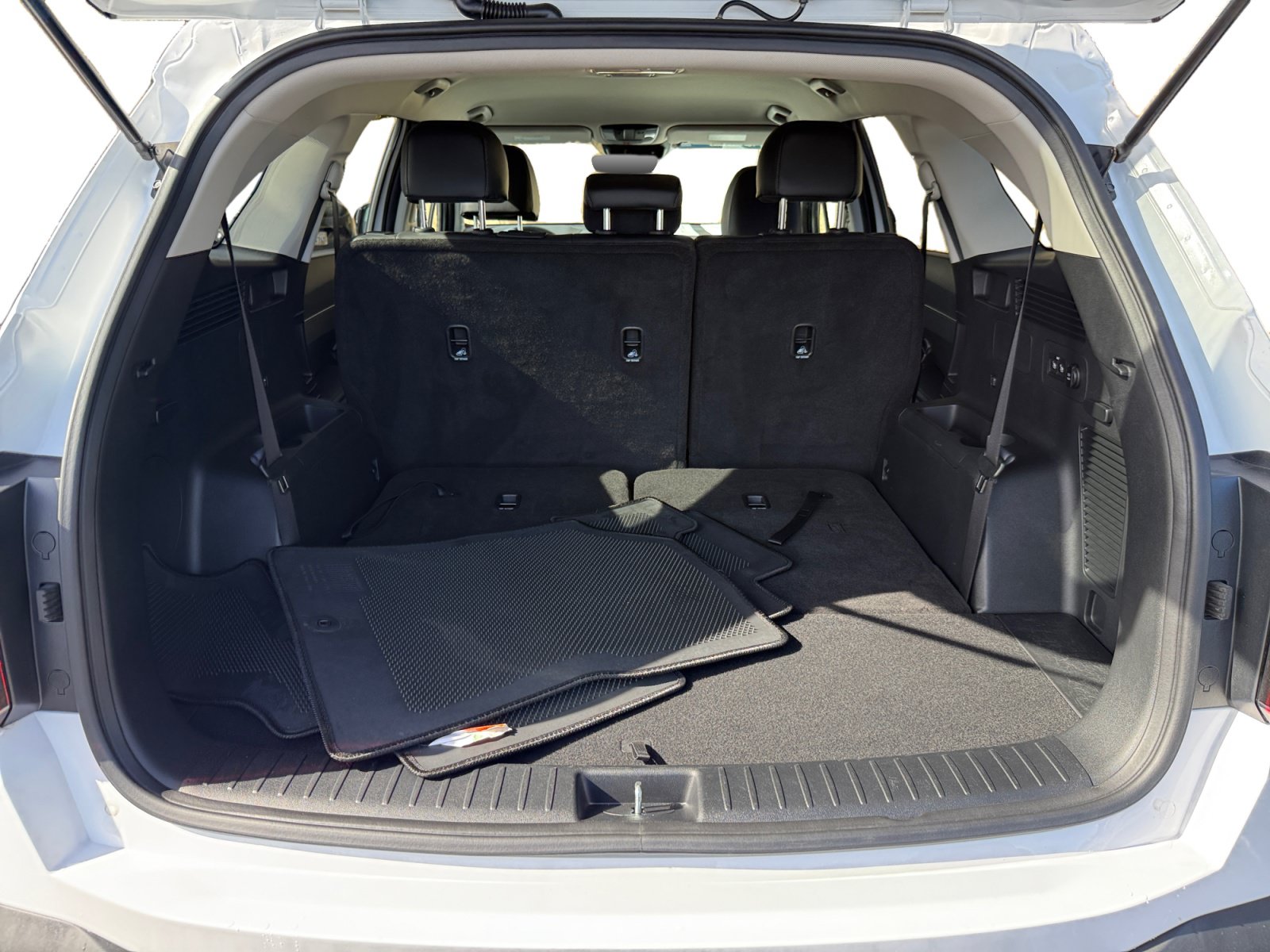 Used 2025 Kia Sorento S FWD image 17