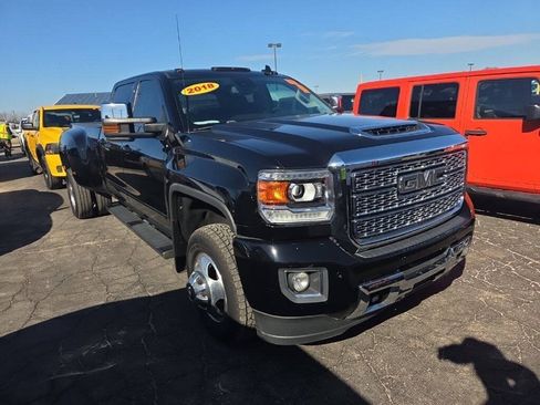 Used 2018 GMC Sierra 3500 Denali AWD/4WD image 3