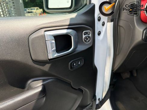 Certified 2021 Jeep Gladiator Rubicon AWD/4WD image 57