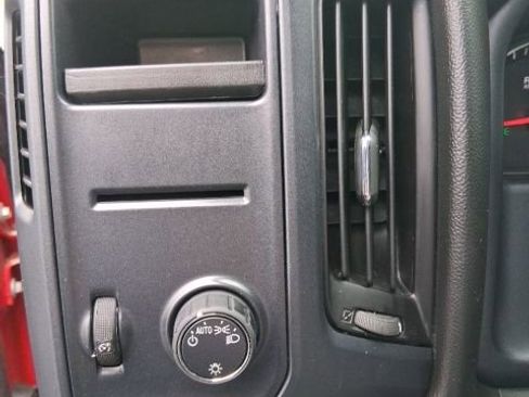 Used 2017 Chevrolet Silverado 1500 Custom w/ Custom Convenience Package image 13