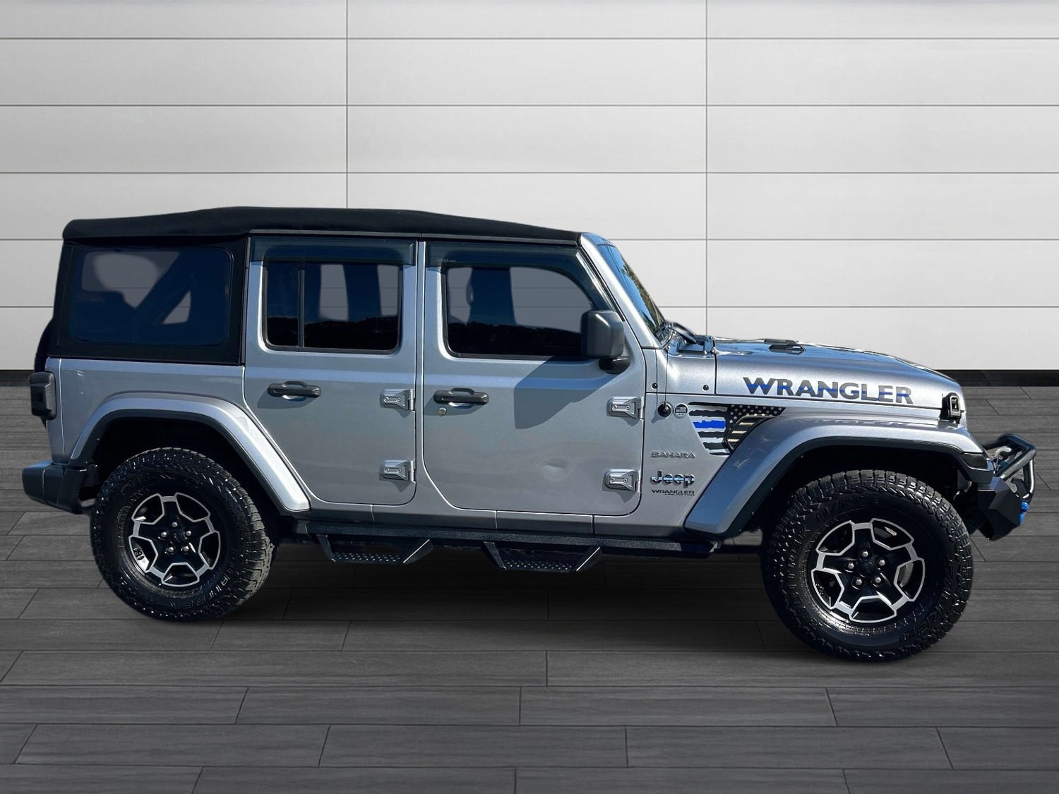 Used 2018 Jeep Wrangler Unlimited Sahara AWD/4WD image 2