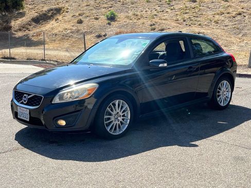 Used 2011 Volvo C30 T5 w/ Preferred Pkg image 2