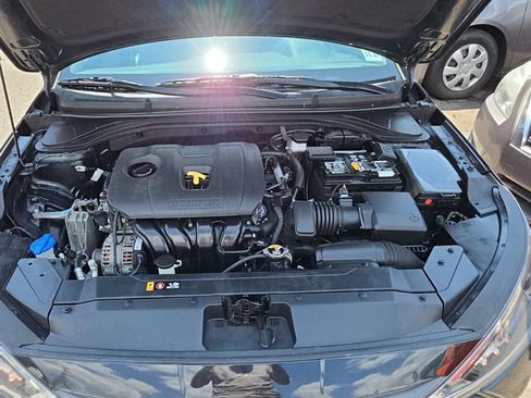 Used 2020 Hyundai Elantra Value Edition FWD image 16
