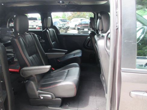 Used 2018 Dodge Grand Caravan GT FWD image 15