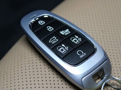 Used 2023 Hyundai Sonata Limited w/ Cargo Package image 17