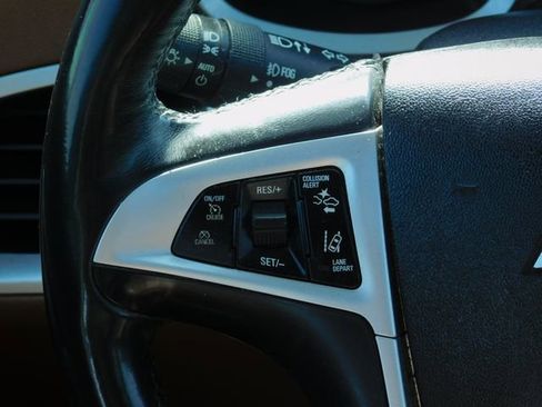 Used 2017 Chevrolet Equinox Premier w/ Enhanced Convenience Package image 16