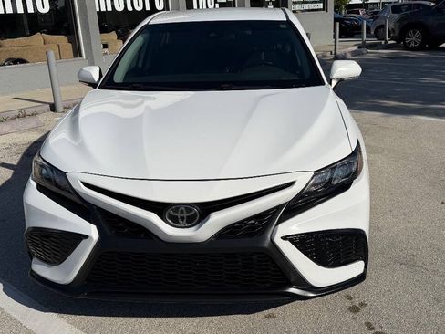 Used 2023 Toyota Corolla LE FWD image 2