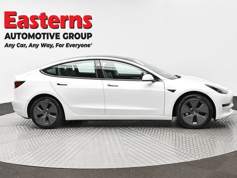 Used 2023 Tesla Model 3 Standard Range image 4