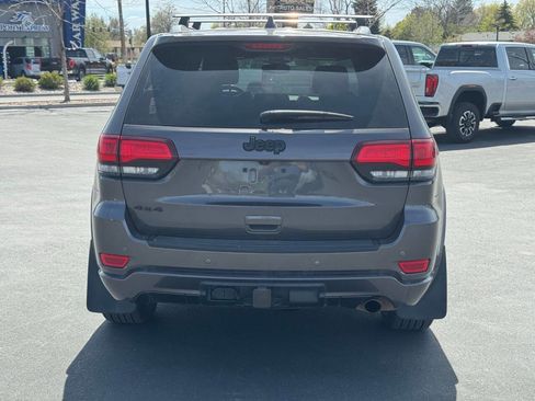 Used 2018 Jeep Grand Cherokee Laredo AWD/4WD image 6