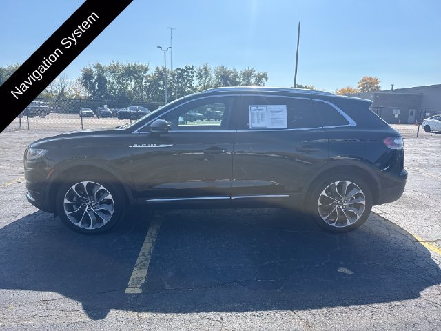 Used 2023 Lincoln Nautilus Reserve AWD/4WD image 3