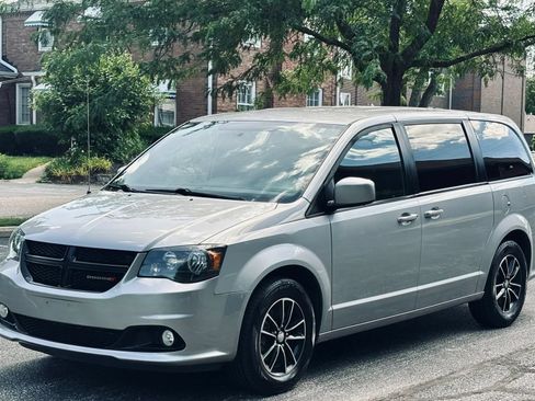Used 2018 Dodge Grand Caravan SE FWD image 13