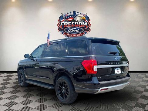 Used 2023 Ford Expedition XLT AWD/4WD image 6