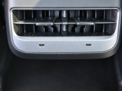 Used 2023 Tesla Model 3 Standard Range RWD image 35