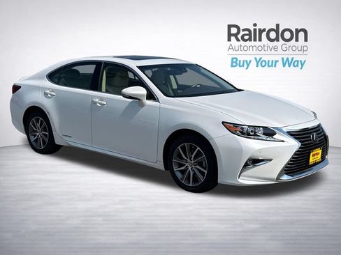 Used 2017 Lexus ES 300h w/ Navigation System Package FWD image 1