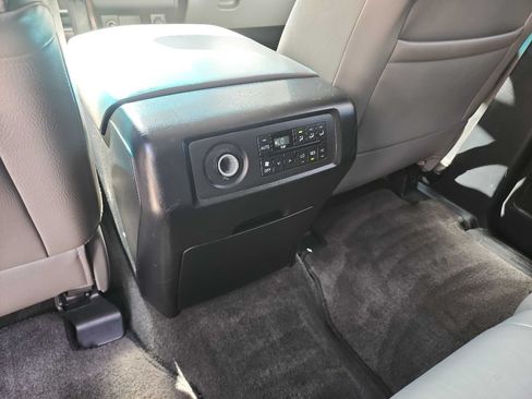 Used 2012 Toyota Sequoia SR5 w/ Premium Pkg RWD image 27