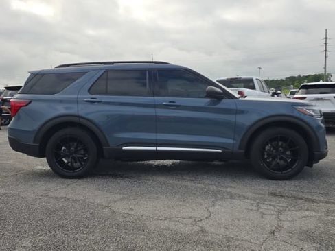 Used 2025 Ford Explorer Active w/ Active Comfort Package RWD image 6