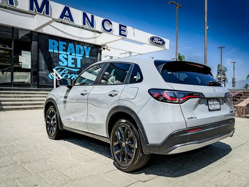 Used 2025 Honda HR-V Sport image 6