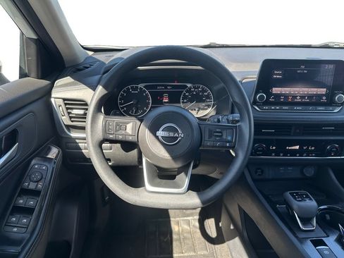 Used 2024 Nissan Rogue SV AWD/4WD image 13