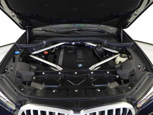 Used 2021 BMW X6 xDrive40i w/ M Sport Package image 6