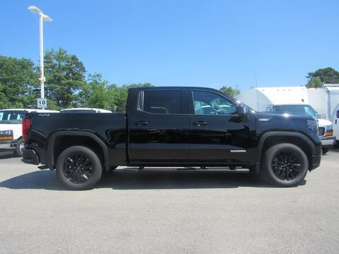 Used 2024 GMC Sierra 1500 Elevation w/ Elevation Premium Package AWD/4WD image 3