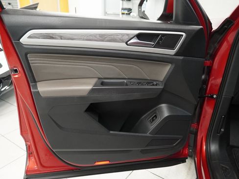 Used 2021 Volkswagen Atlas Cross Sport SE w/ Panoramic Sunroof Package image 54