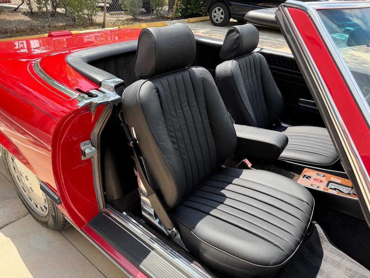 Used 1989 Mercedes-Benz 560 SL image 18