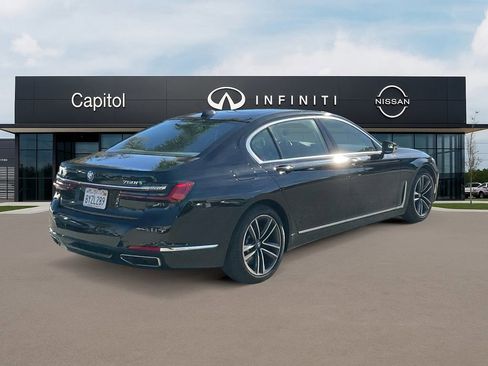 Used 2022 BMW 750i xDrive w/ Executive Package image 5