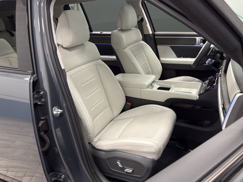 Used 2024 Hyundai Santa Fe Calligraphy AWD/4WD image 23