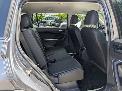 Certified 2023 Volkswagen Tiguan SE FWD image 16