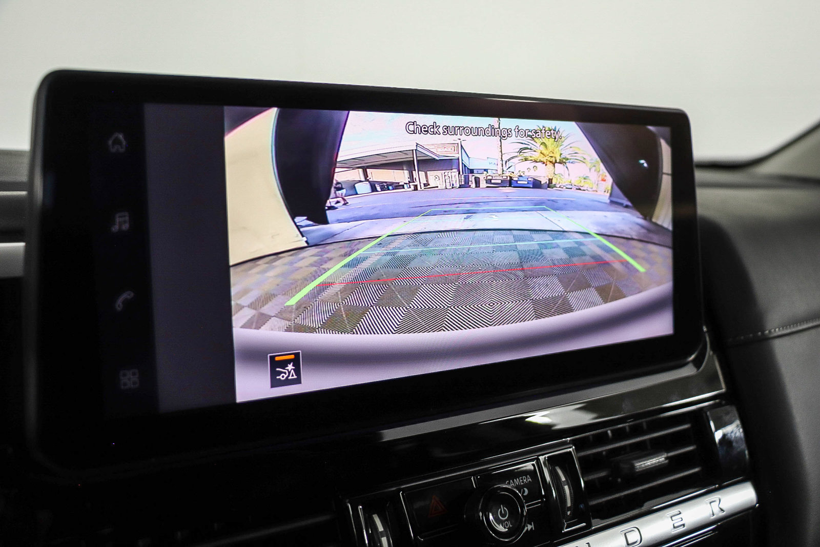 Used 2025 Nissan Pathfinder Platinum w/ Cargo Package FWD image 26