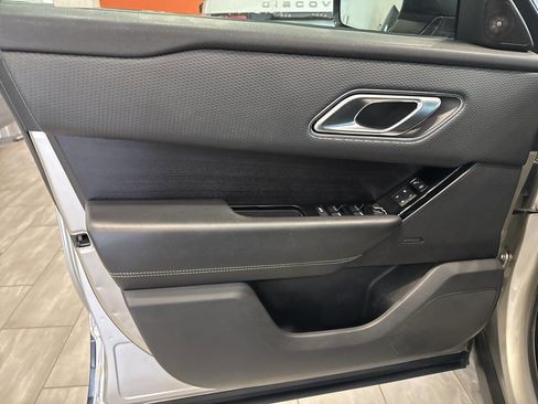 Used 2020 Land Rover Range Rover Velar R-Dynamic S image 17