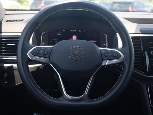 Certified 2023 Volkswagen Atlas SE w/ Black Wheel Package AWD/4WD image 8