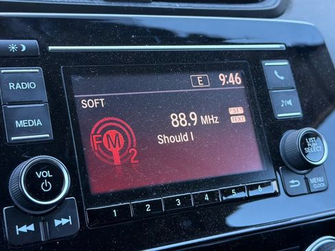 Used 2018 Honda CR-V LX image 20