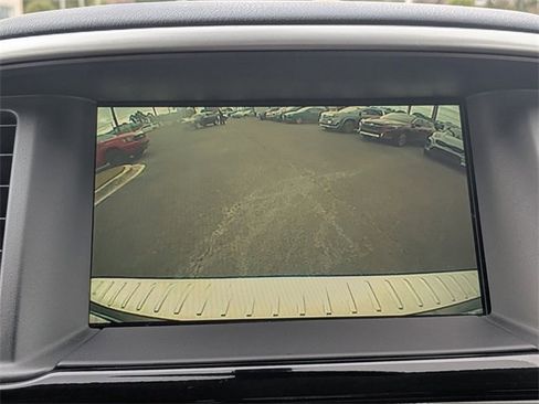 Used 2020 Nissan Pathfinder SV image 21