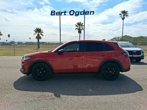 Used 2024 Honda HR-V Sport image 3
