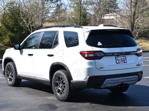 New 2025 Honda Pilot TrailSport image 5